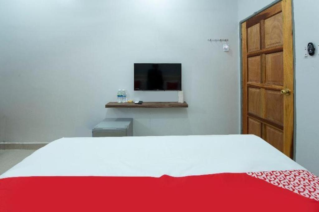Oyo 90234 Sungai Rengit City Resort 2 Kampung Sungai Rengit Экстерьер фото