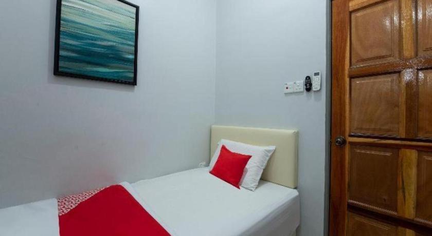 Oyo 90234 Sungai Rengit City Resort 2 Kampung Sungai Rengit Экстерьер фото