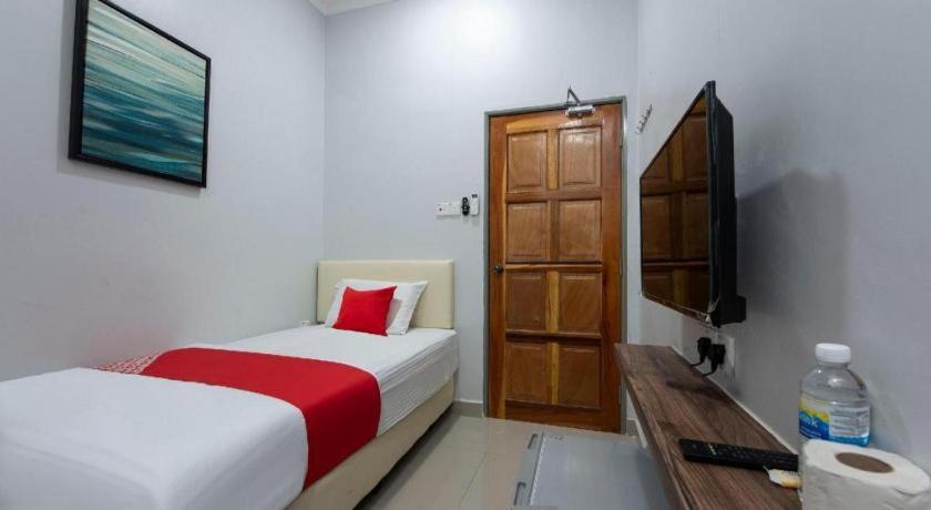 Oyo 90234 Sungai Rengit City Resort 2 Kampung Sungai Rengit Экстерьер фото